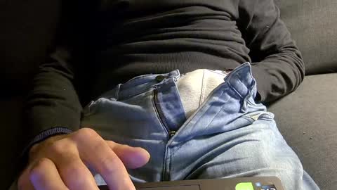 Snapshot of thickrum chatting on January 7, 2025, 6:03 pm Thickru online show from January 7, 2025, 6:03 pm