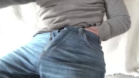 Snapshot of thickrum chatting on December 16, 2025, 1:05 pm Thickru online show from December 16, 2025, 1:05 pm