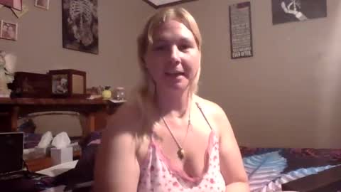 Thickthighs92 online show from September 19, 2025, 1:51 am