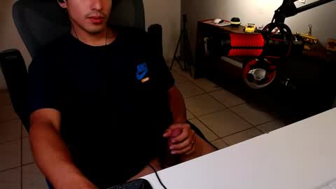 Snapshot of thieves_us chatting on May 21, 2026, 5:09 pm thieves_us online show from May 21, 2026, 5:09 pm