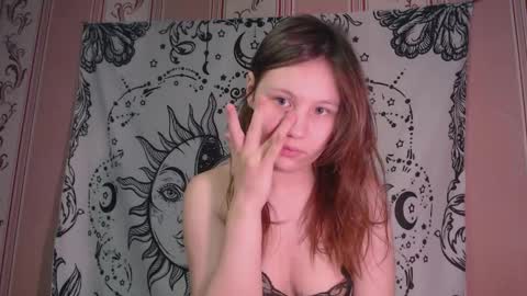 thighswithspikes online show from November 27, 2025, 7:21 am