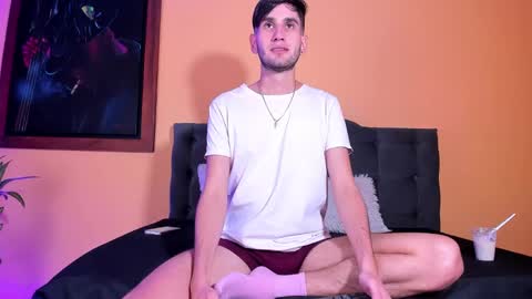 Snapshot of thiiago_tay chatting on December 11, 2024, 9:23 pm Thiiago online show from December 11, 2024, 9:23 pm