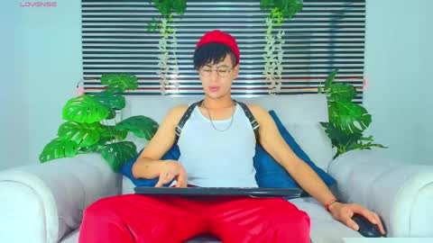 Thiago Saenzz online show from April 16, 2026, 2:45 am