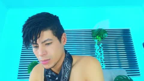 Thiago Saenzz online show from June 1, 2026, 9:49 pm