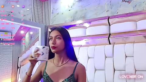 Snapshot of thin_eva chatting on January 24, 2025, 2:07 am Eva online show from January 24, 2025, 2:07 am