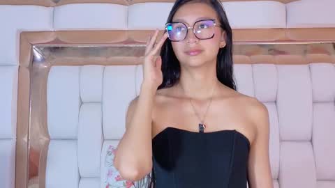 Eva  online show from March 15, 2026, 12:00 pm