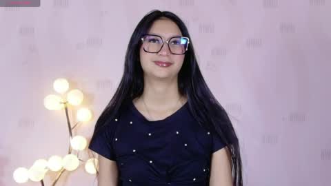 Eva  online show from June 4, 2026, 1:06 pm