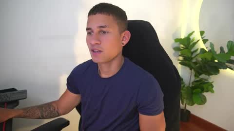 Snapshot of thin_tommy11 chatting on February 6, 2026, 8:01 pm thin_tommy11 online show from February 6, 2026, 8:01 pm