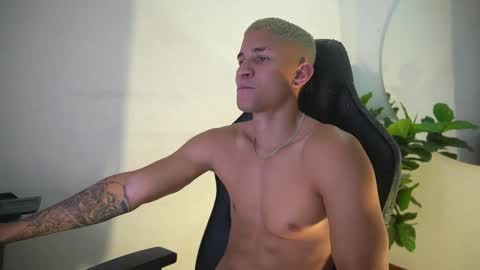 Snapshot of thin_tommy11 chatting on February 11, 2026, 10:04 pm thin_tommy11 online show from February 11, 2026, 10:04 pm