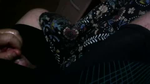 Snapshot of thisbloke96 chatting on December 25, 2024, 12:27 am thisbloke96 online show from December 25, 2024, 12:27 am