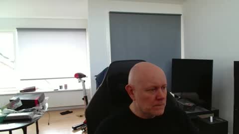 thomas315627 online show from April 17, 2026, 11:13 am