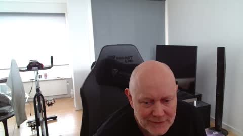 thomas315627 online show from May 26, 2026, 12:01 pm