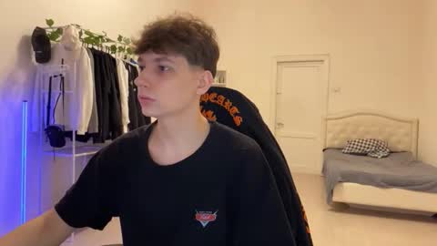 Thomas Hill online show from November 28, 2025, 7:27 pm