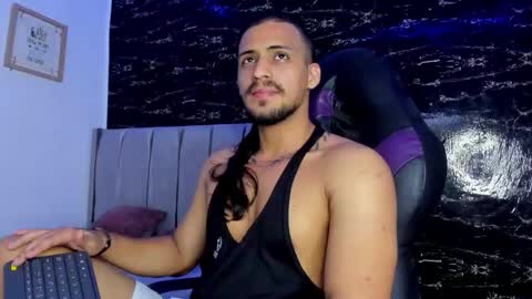 Thomas online show from December 13, 2025, 7:53 pm