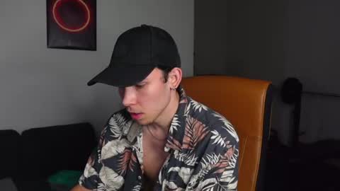 Snapshot of thomas_brons chatting on June 30, 2026, 4:19 pm THOMAS BRONS online show from June 30, 2026, 4:19 pm