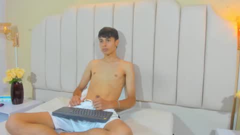 Snapshot of thomas_dikey chatting on April 5, 2026, 2:47 pm thomas_dikey online show from April 5, 2026, 2:47 pm