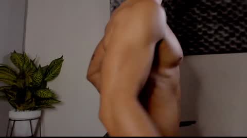 Thomas Eliott   independent model online show from January 18, 2025, 11:11 pm