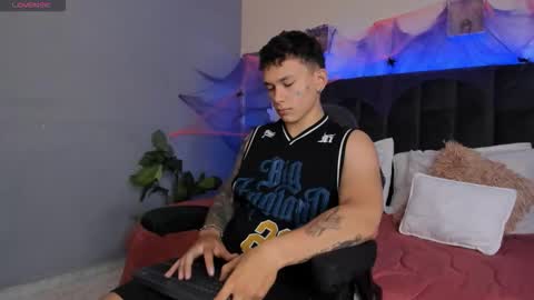 Thomas online show from October 16, 2025, 12:50 pm