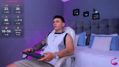 Thomas online show from November 8, 2025, 11:21 am