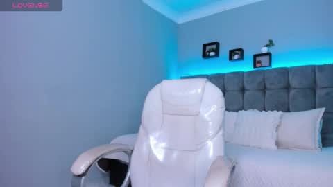 Snapshot of thomas_moon_ chatting on February 7, 2026, 11:47 am Thomas online show from February 7, 2026, 11:47 am