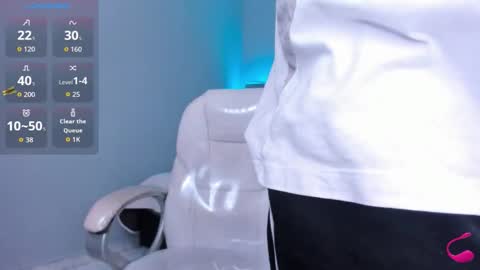 Snapshot of thomas_moon_ chatting on February 9, 2026, 12:42 pm Thomas online show from February 9, 2026, 12:42 pm