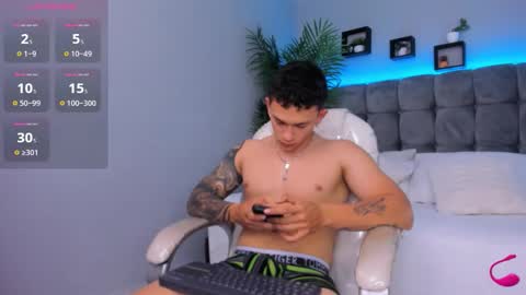 Snapshot of thomas_moon_ chatting on February 18, 2026, 1:51 pm Thomas online show from February 18, 2026, 1:51 pm