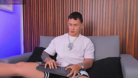 Snapshot of thomas_moon_ chatting on March 1, 2026, 2:19 pm Thomas online show from March 1, 2026, 2:19 pm