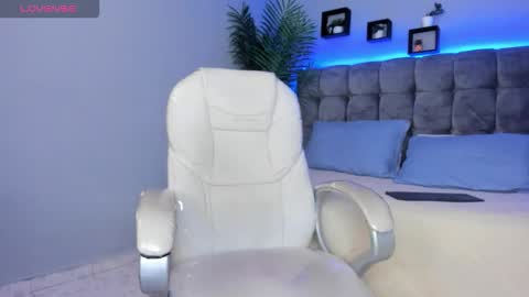 Snapshot of thomas_moon_ chatting on March 9, 2026, 12:53 pm Thomas online show from March 9, 2026, 12:53 pm