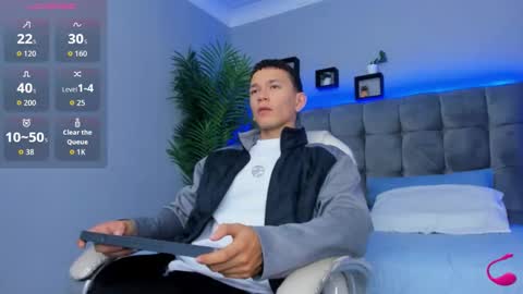 Snapshot of thomas_moon_ chatting on March 24, 2026, 12:32 pm Thomas online show from March 24, 2026, 12:32 pm