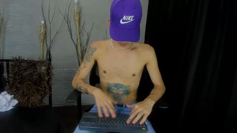 ThomasJones   online show from February 21, 2025, 2:48 pm