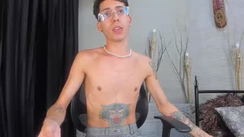 ThomasJones   online show from February 22, 2025, 5:46 pm