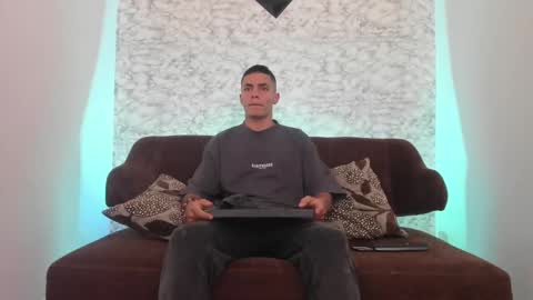 thomass_conor online show from February 15, 2025, 6:55 pm