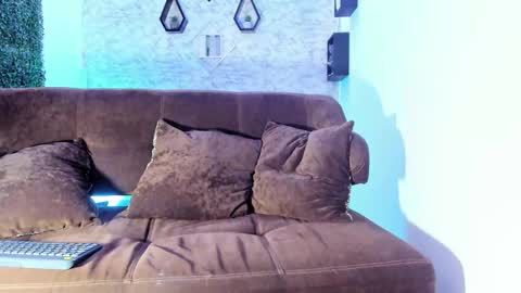 thomass_conor online show from October 14, 2025, 11:00 am