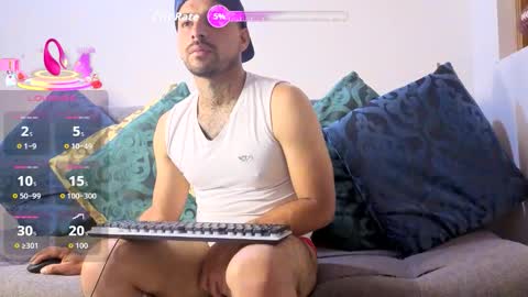 thomas  smith online show from October 24, 2025, 7:43 pm