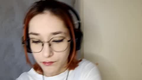 Lina online show from November 29, 2025, 11:13 am