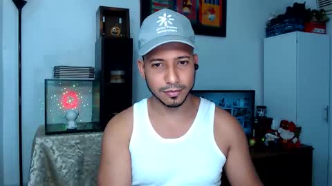 Snapshot of thommerxxx chatting on January 12, 2026, 6:46 pm Thom online show from January 12, 2026, 6:46 pm