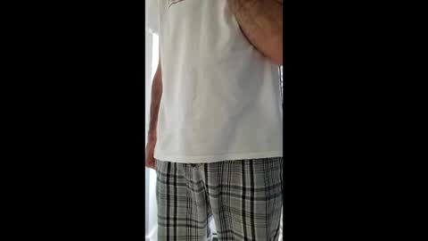 thompp02 online show from April 17, 2026, 9:12 am