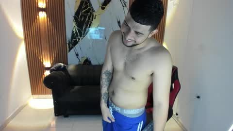 thomson_hot01 online show from October 3, 2025, 5:15 am