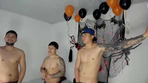 thomson_hot01 online show from October 18, 2025, 5:21 am