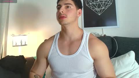 Snapshot of thomylov chatting on October 3, 2025, 10:12 am thomylov online show from October 3, 2025, 10:12 am