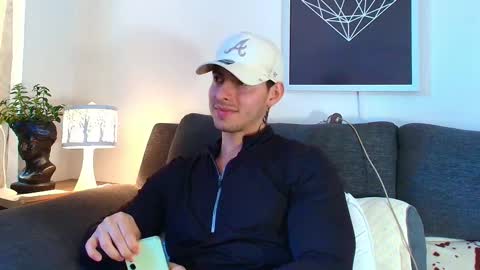 thomylov online show from March 15, 2026, 1:06 pm