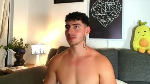 thomylov online show from March 23, 2026, 11:20 pm