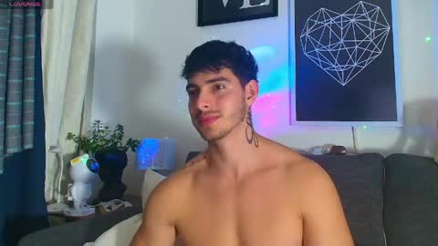 thomylov online show from April 10, 2026, 1:44 am