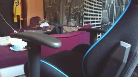 threshemmet online show from November 28, 2025, 8:28 am