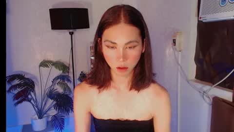 thrishafox online show from February 5, 2026, 8:13 pm