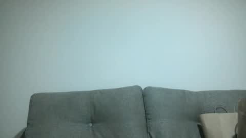 Snapshot of throwawayyourgun chatting on February 25, 2025, 10:18 pm Luka online show from February 25, 2025, 10:18 pm