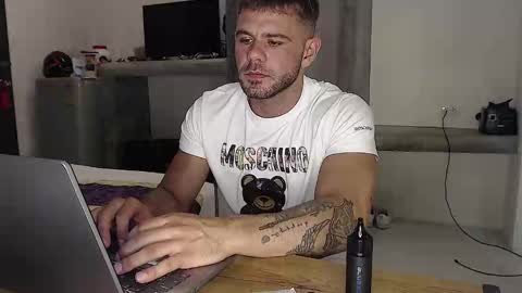 Snapshot of thybautsenses chatting on September 17, 2025, 3:46 pm thybautsenses online show from September 17, 2025, 3:46 pm