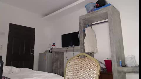 Snapshot of thybautsenses chatting on September 20, 2025, 7:31 am thybautsenses online show from September 20, 2025, 7:31 am