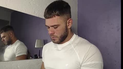 Snapshot of thybautsenses chatting on October 17, 2025, 5:10 am thybautsenses online show from October 17, 2025, 5:10 am