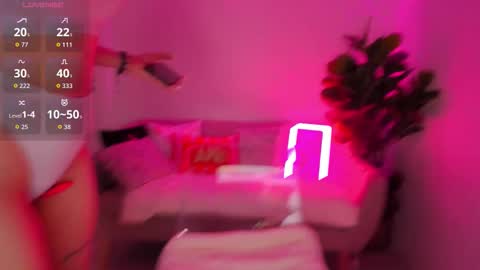 tiabelle online show from October 12, 2025, 5:34 pm